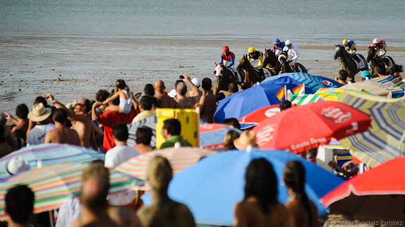 horse racing on the beach, carrera caballos en la playa